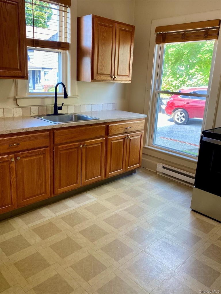 19 Memorial Avenue - Photo 2