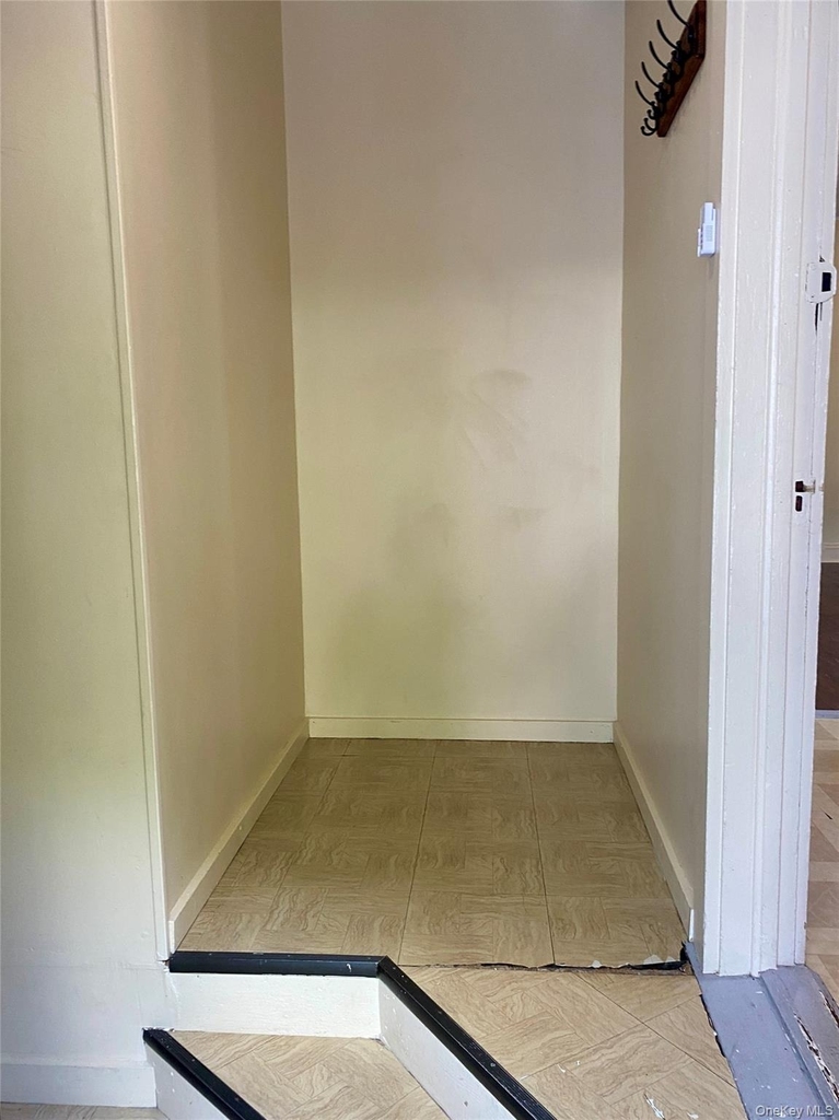 19 Memorial Avenue - Photo 10