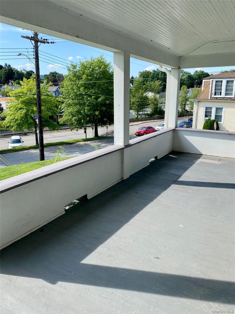 19 Memorial Avenue - Photo 8