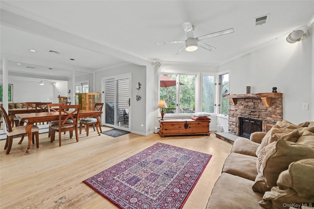 811 Eagle Bay Drive - Photo 0