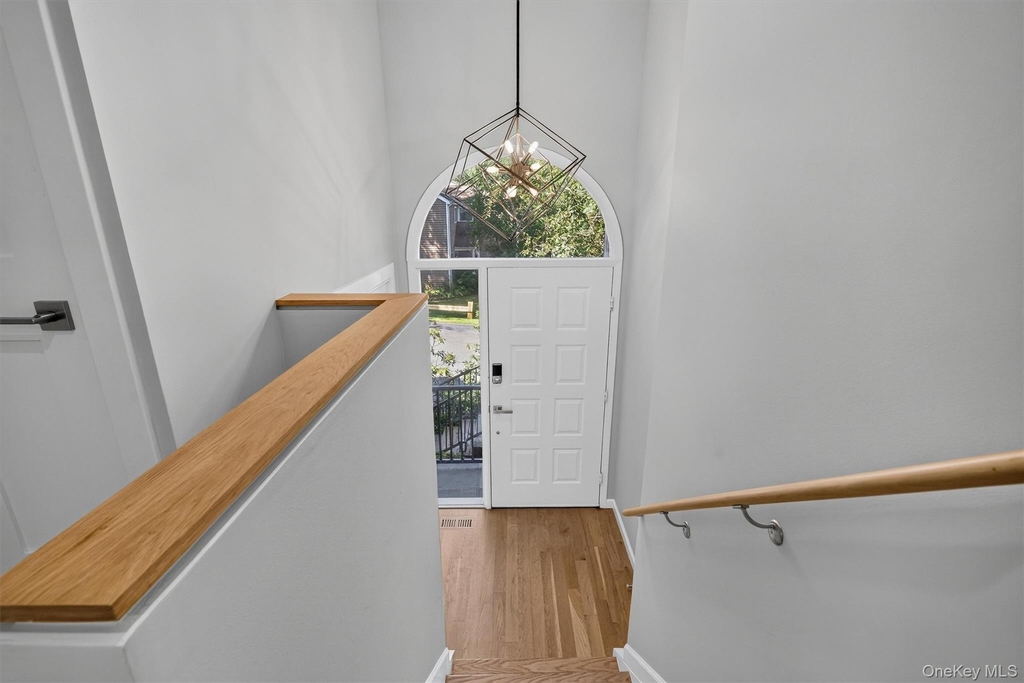 109 Woods End Road - Photo 3