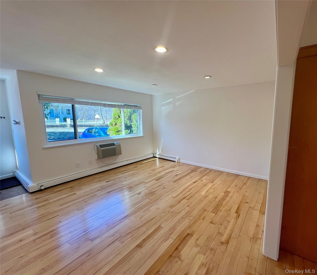36 Fair - Photo 2