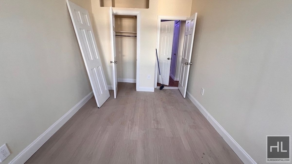 317 E 49th Street - Photo 3