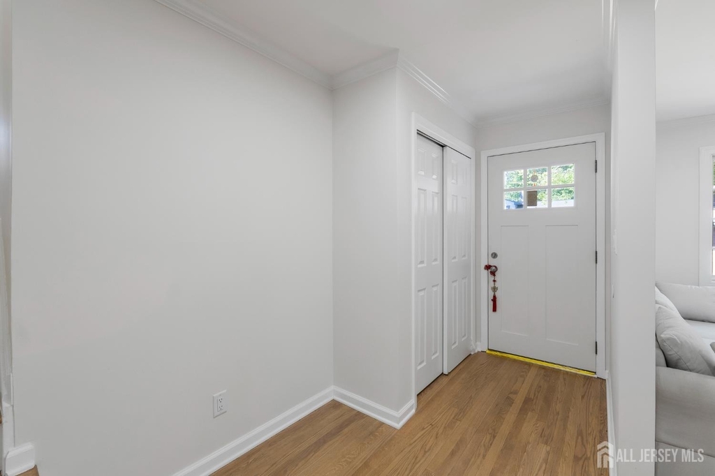 33 Larchmont Road - Photo 3