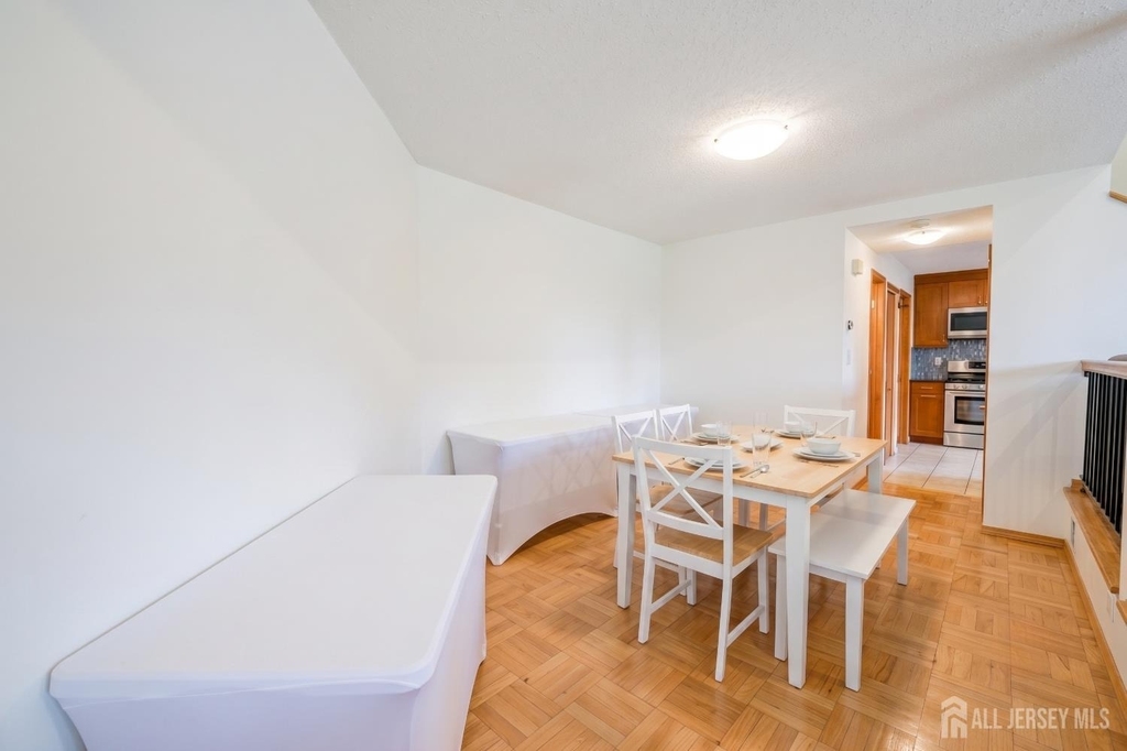 260 Westgate Drive - Photo 5
