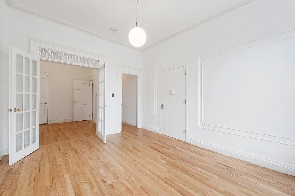 605 Vanderbilt Avenue - Photo 0