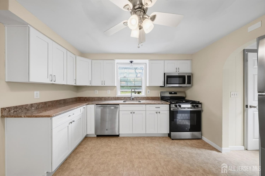 1871 W 4th Street W - Photo 6