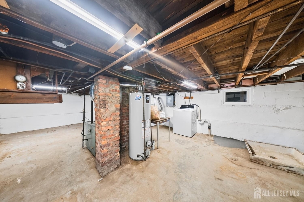 1871 W 4th Street W - Photo 18