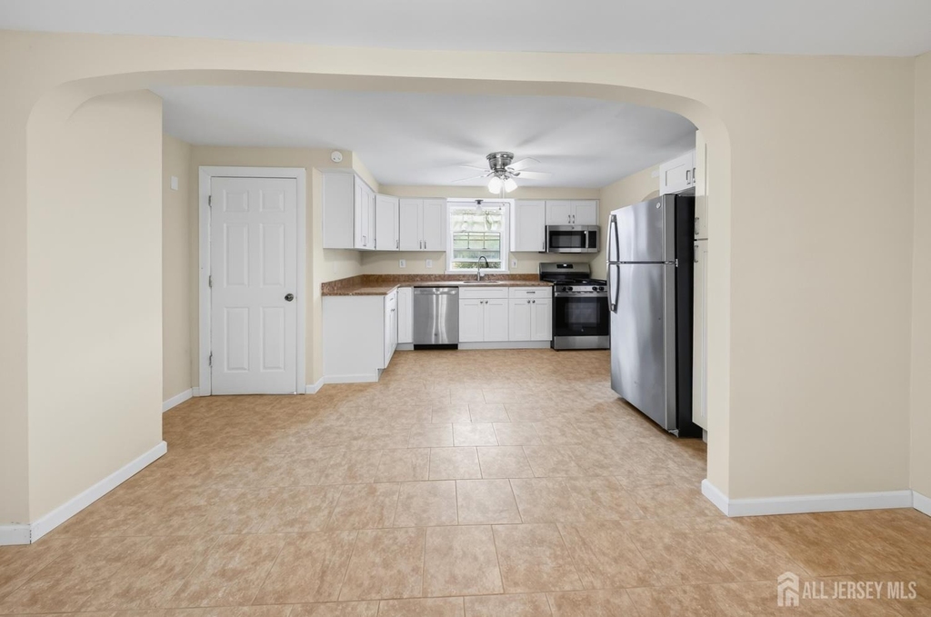 1871 W 4th Street W - Photo 8