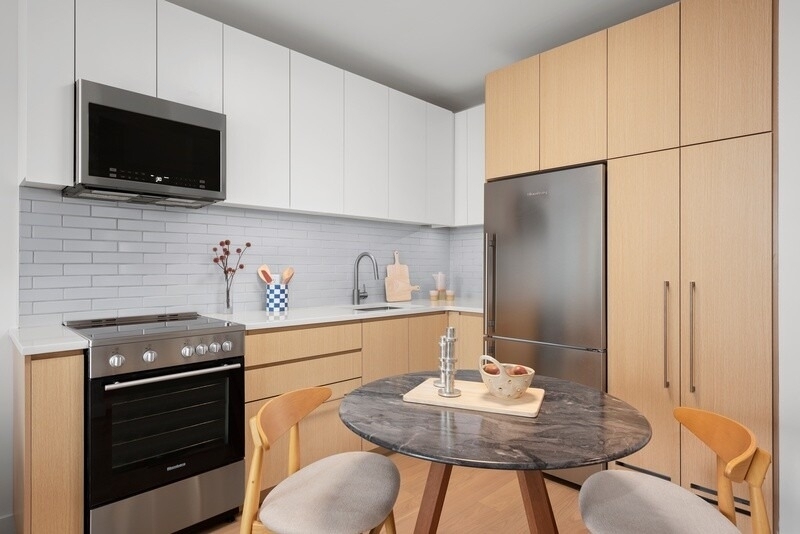 249 Willoughby Avenue - Photo 6