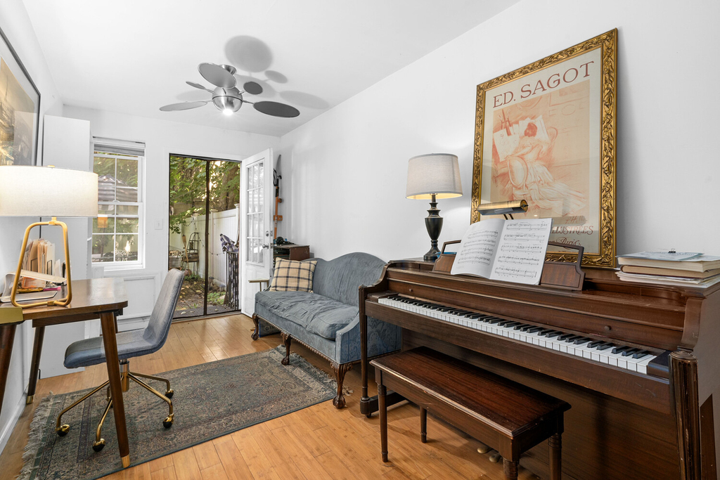 547 Gates Avenue - Photo 1