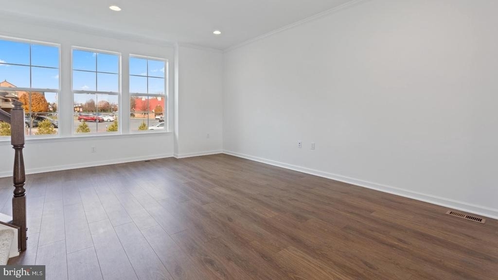 610 Hemsworth Lane - Photo 11