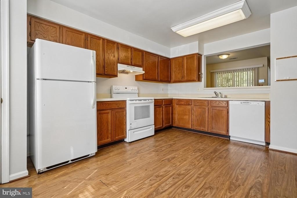 209 Kings Crest Drive - Photo 2