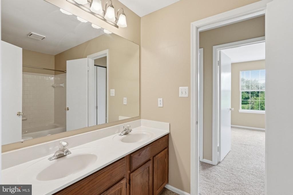 9571 Tudor Oaks Drive - Photo 8