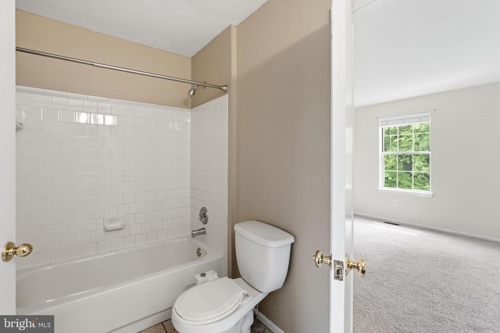 9571 Tudor Oaks Drive - Photo 9