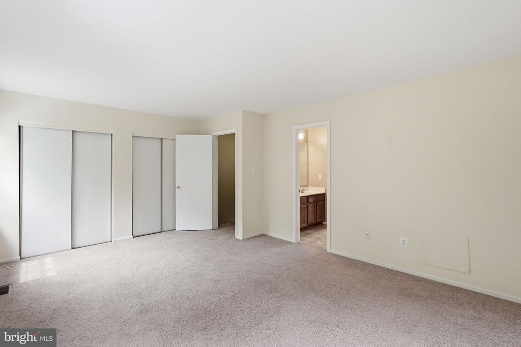 9571 Tudor Oaks Drive - Photo 7