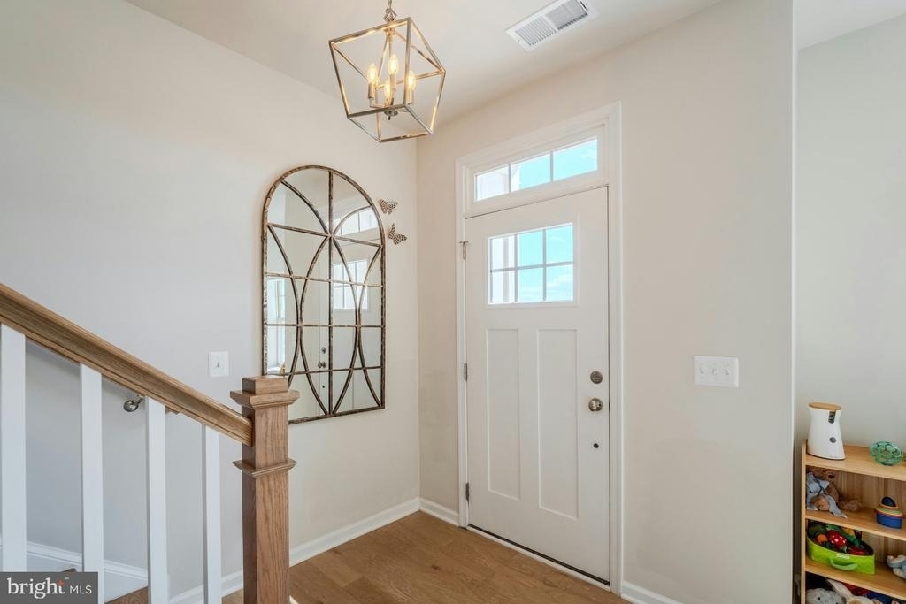 813 Sawback Square Ne - Photo 2