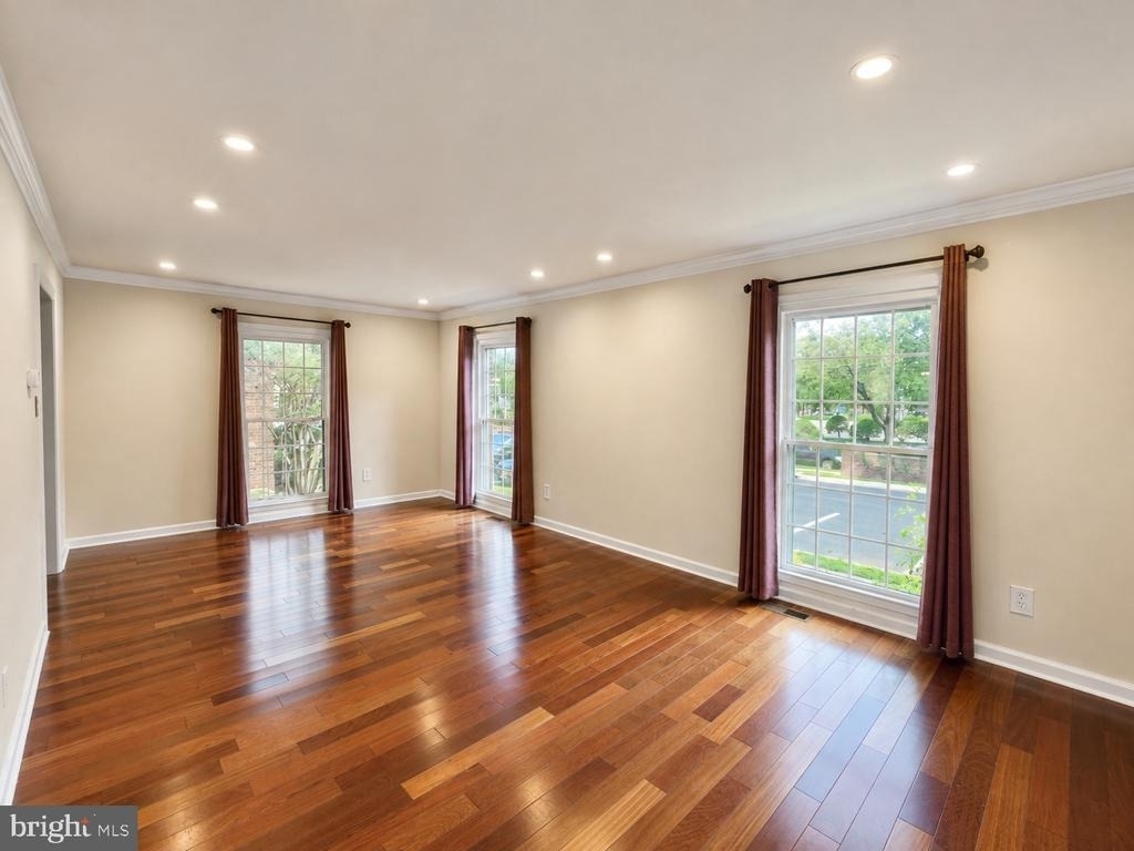 9316 Arlington Boulevard - Photo 8