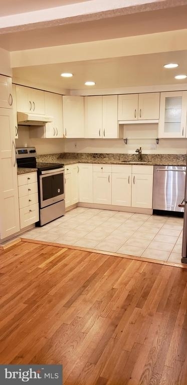 1556 Westmoreland Street - Photo 2