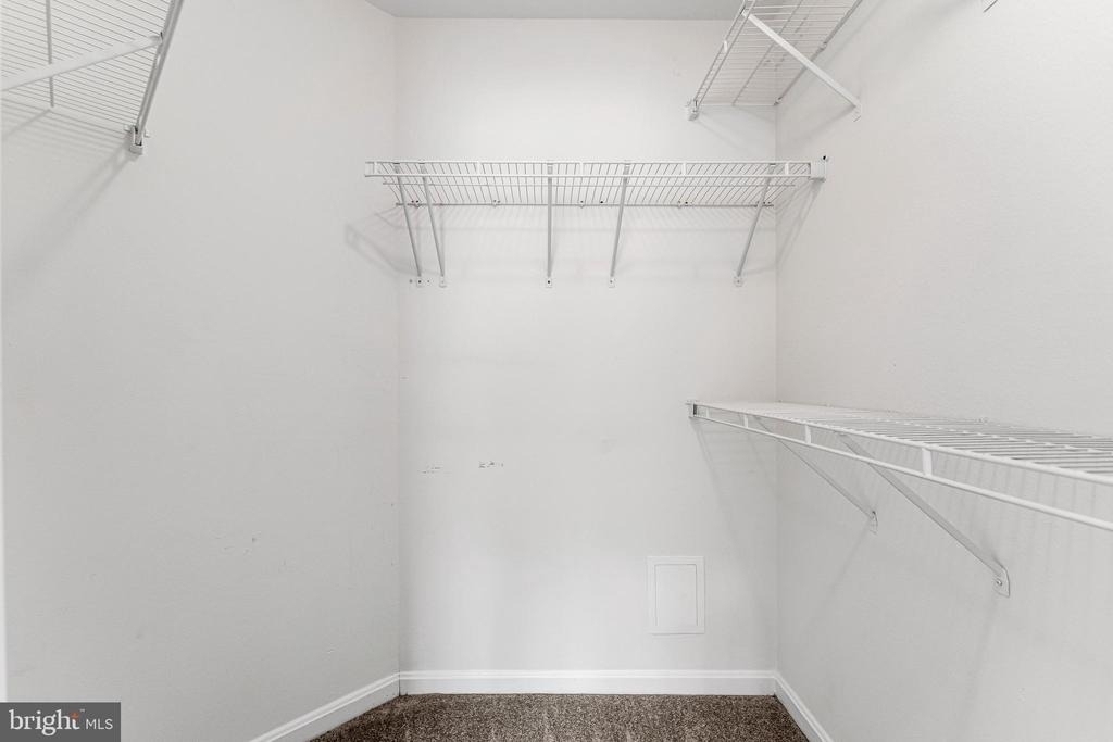 4529 Superior Square - Photo 18