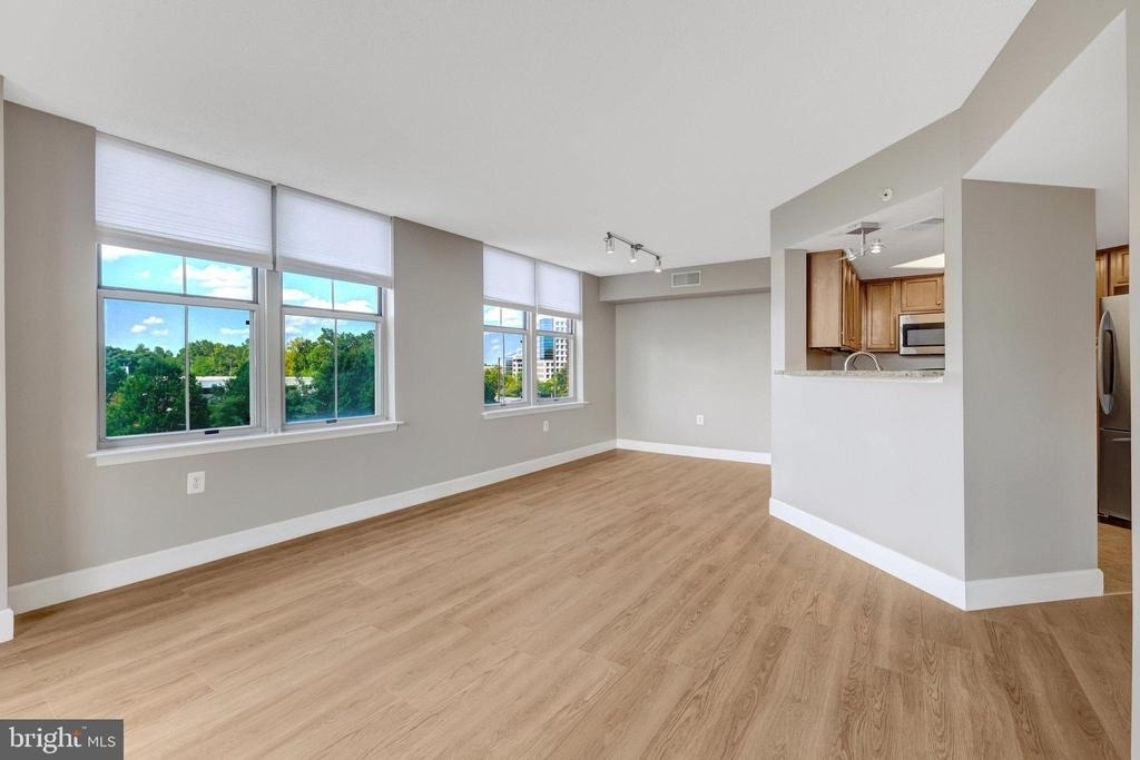 11800 Sunset Hills Road - Photo 13