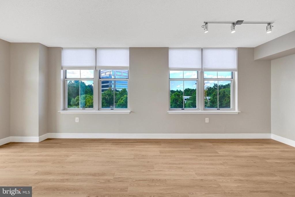 11800 Sunset Hills Road - Photo 14