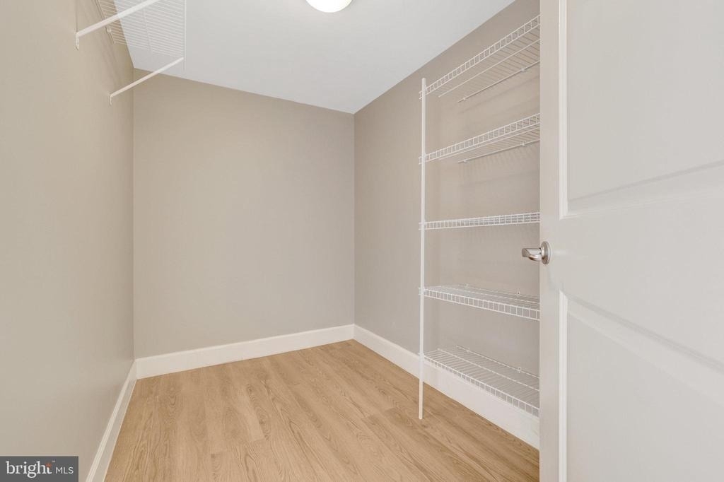 11800 Sunset Hills Road - Photo 19