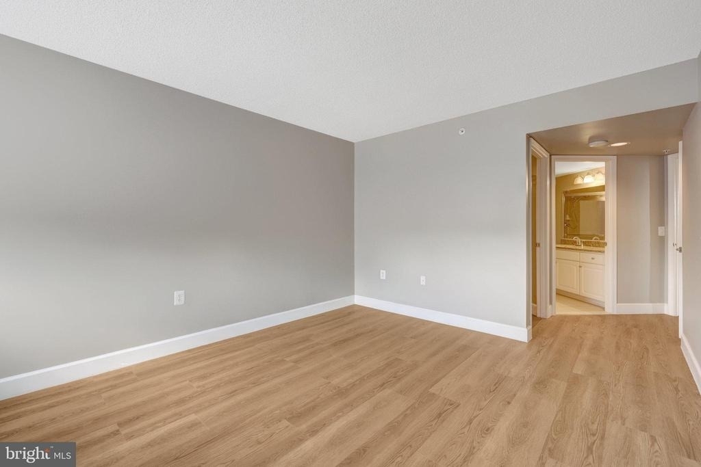 11800 Sunset Hills Road - Photo 25