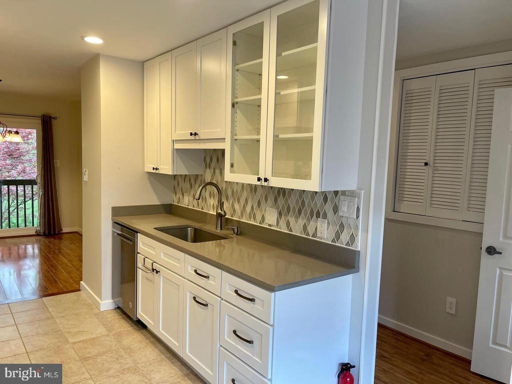 6834 Deer Run Drive - Photo 4
