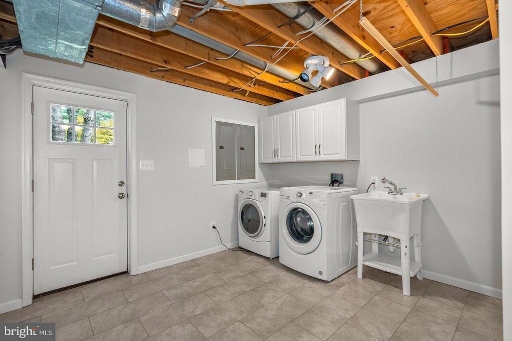 9428 Meadow Shire Lane - Photo 18