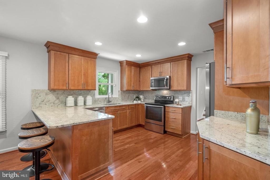 9428 Meadow Shire Lane - Photo 4