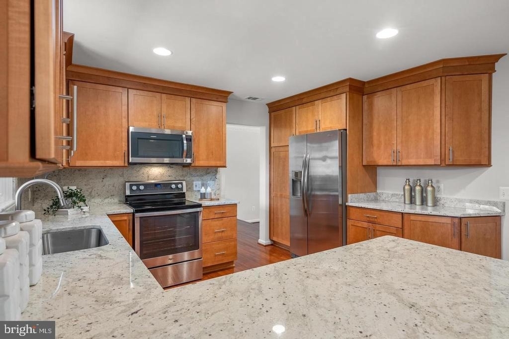9428 Meadow Shire Lane - Photo 10