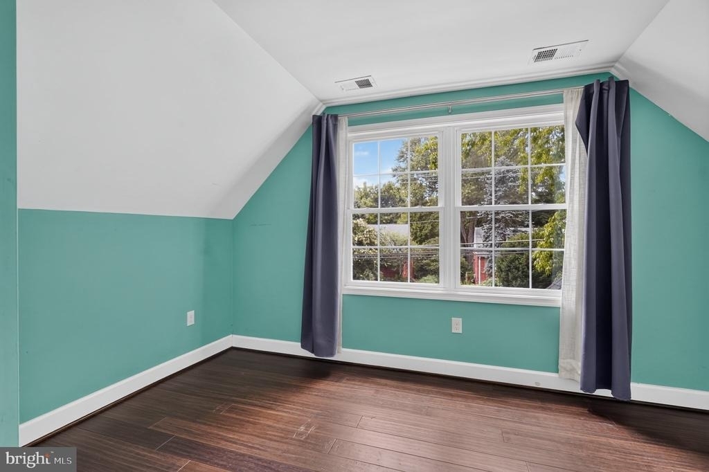 2227 N Lexington Street N - Photo 24