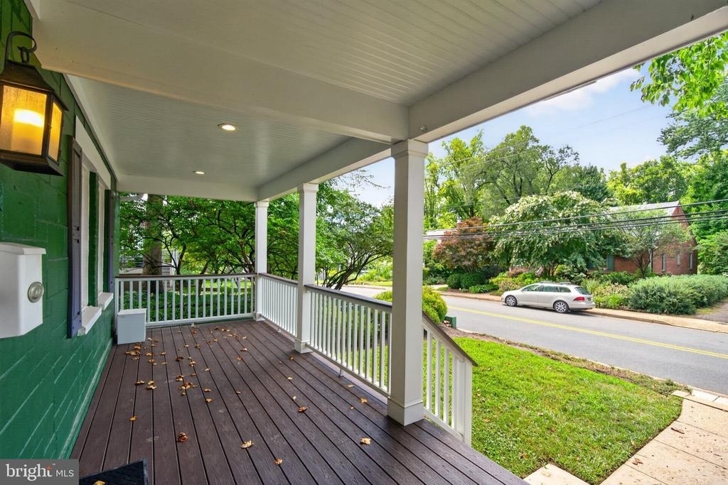 2227 N Lexington Street N - Photo 2