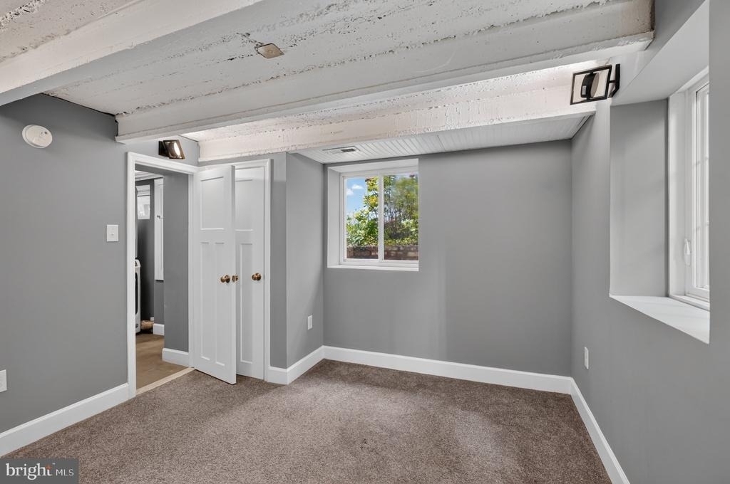 2227 N Lexington Street N - Photo 29