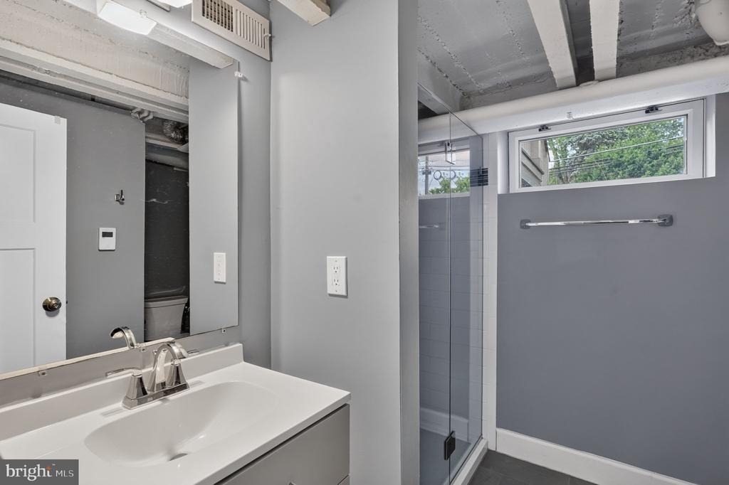 2227 N Lexington Street N - Photo 31