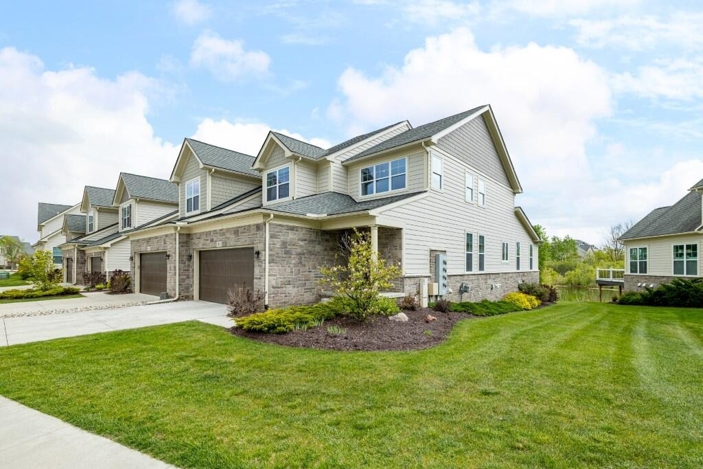 3031 N Spurway Drive - Photo 0