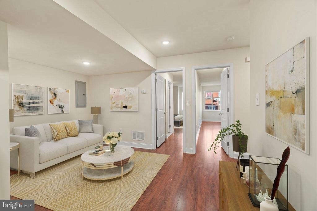 1724 W Master Street - Photo 1