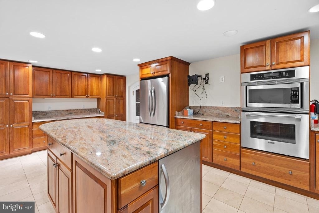 2201 Green Street - Photo 5