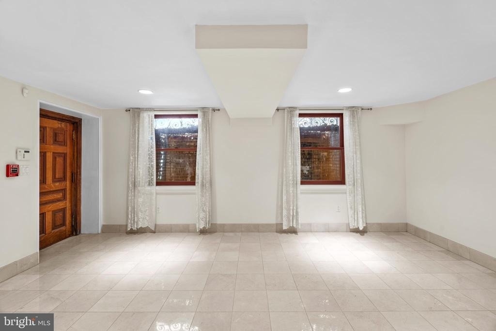 2201 Green Street - Photo 12