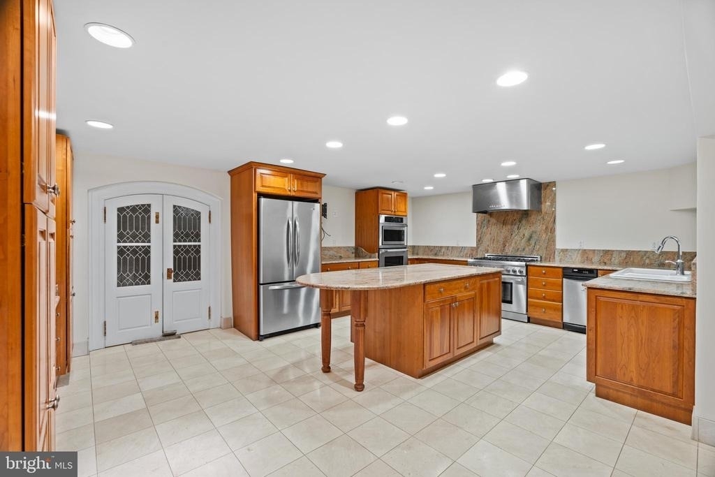 2201 Green Street - Photo 1
