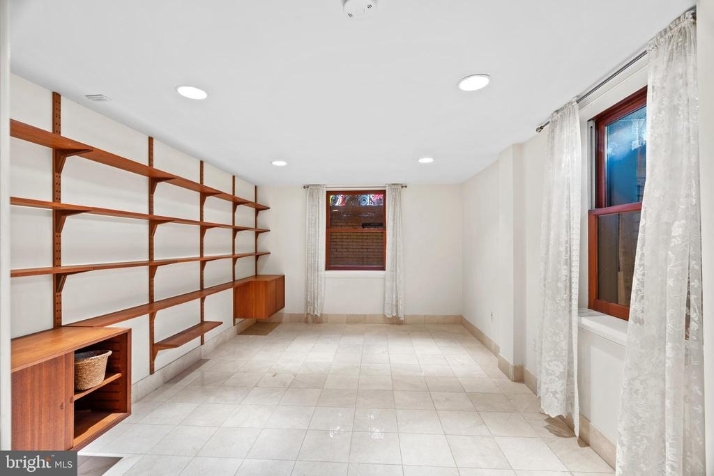 2201 Green Street - Photo 8