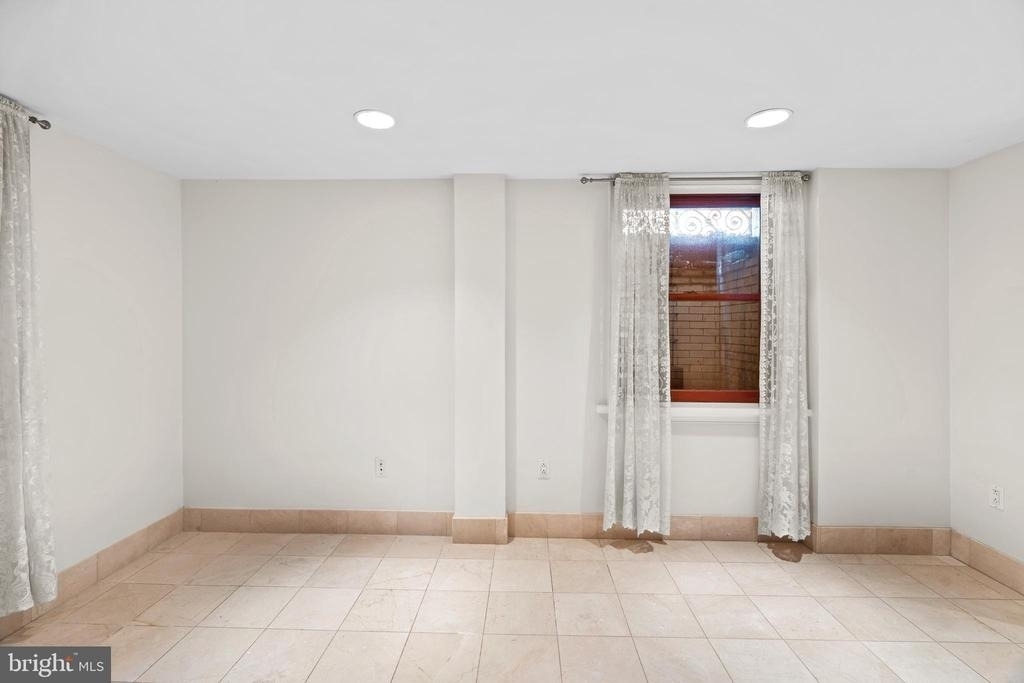 2201 Green Street - Photo 14