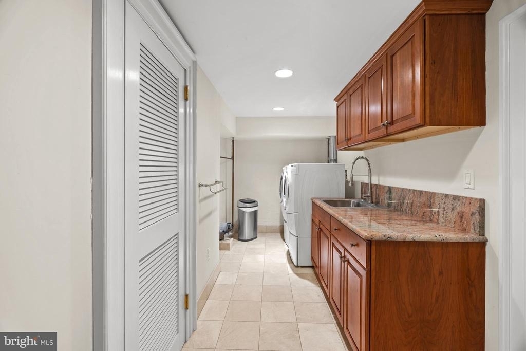 2201 Green Street - Photo 15