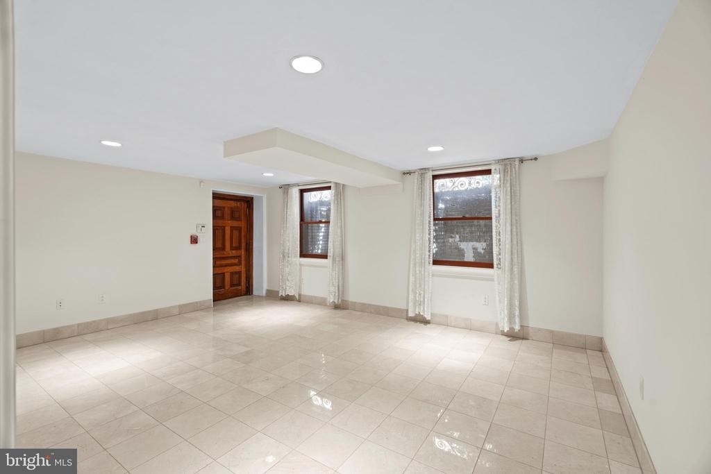 2201 Green Street - Photo 10