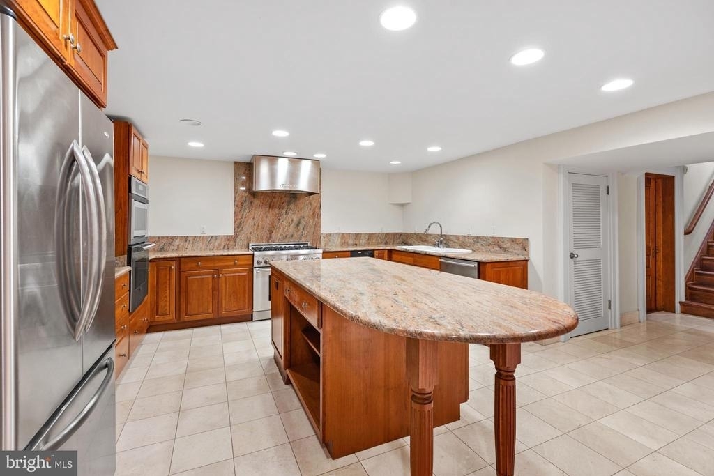 2201 Green Street - Photo 3