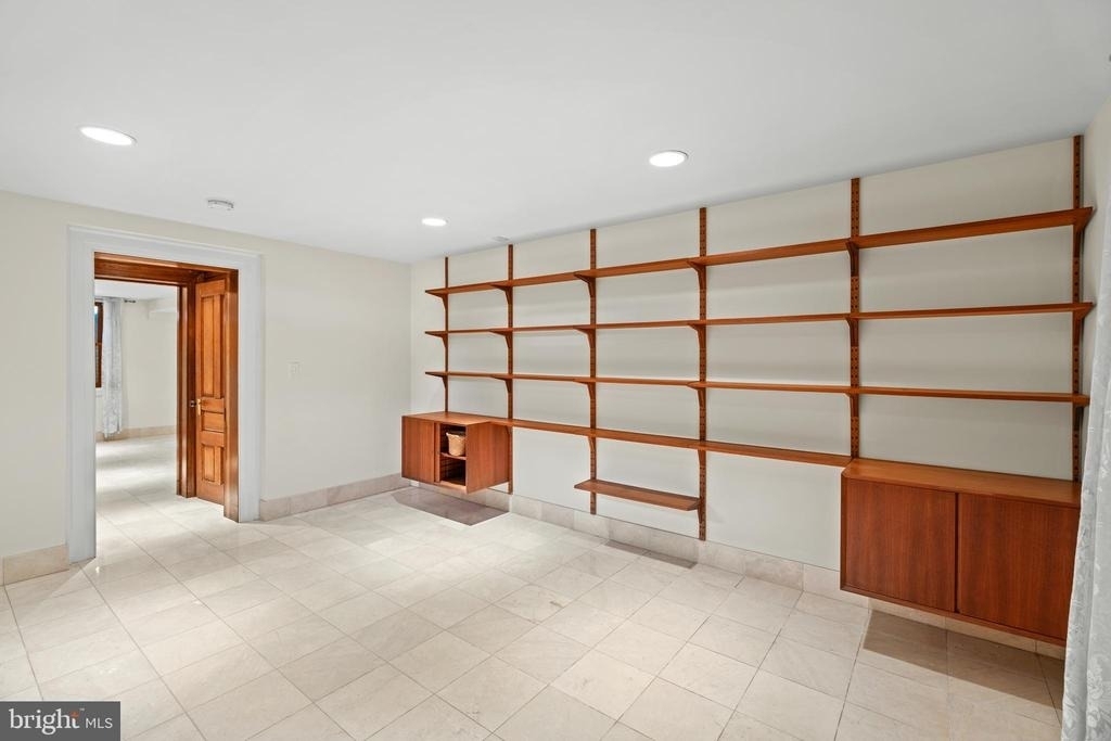 2201 Green Street - Photo 7