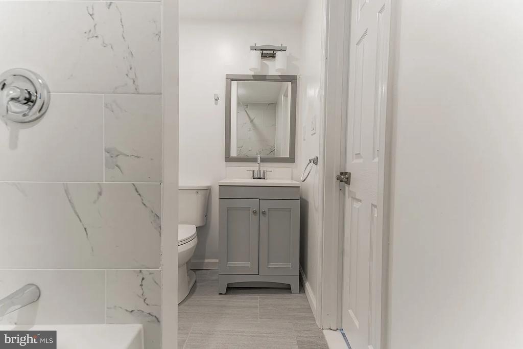 2401 S Alder Street - Photo 0