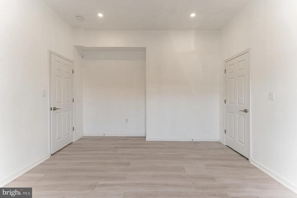 2401 S Alder Street - Photo 6