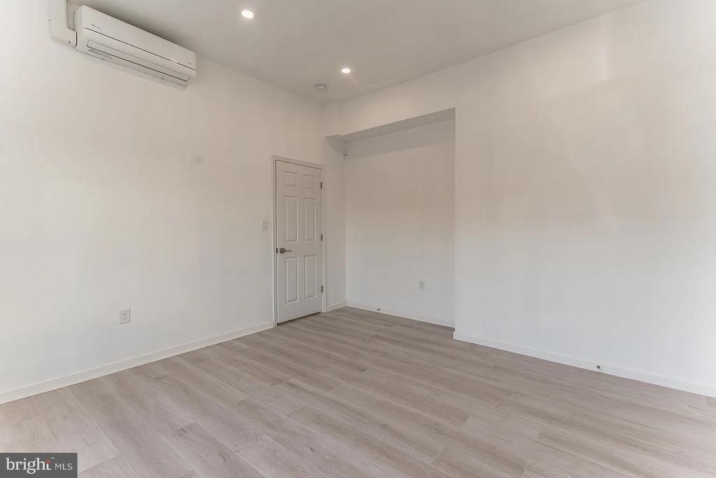 2401 S Alder Street - Photo 7